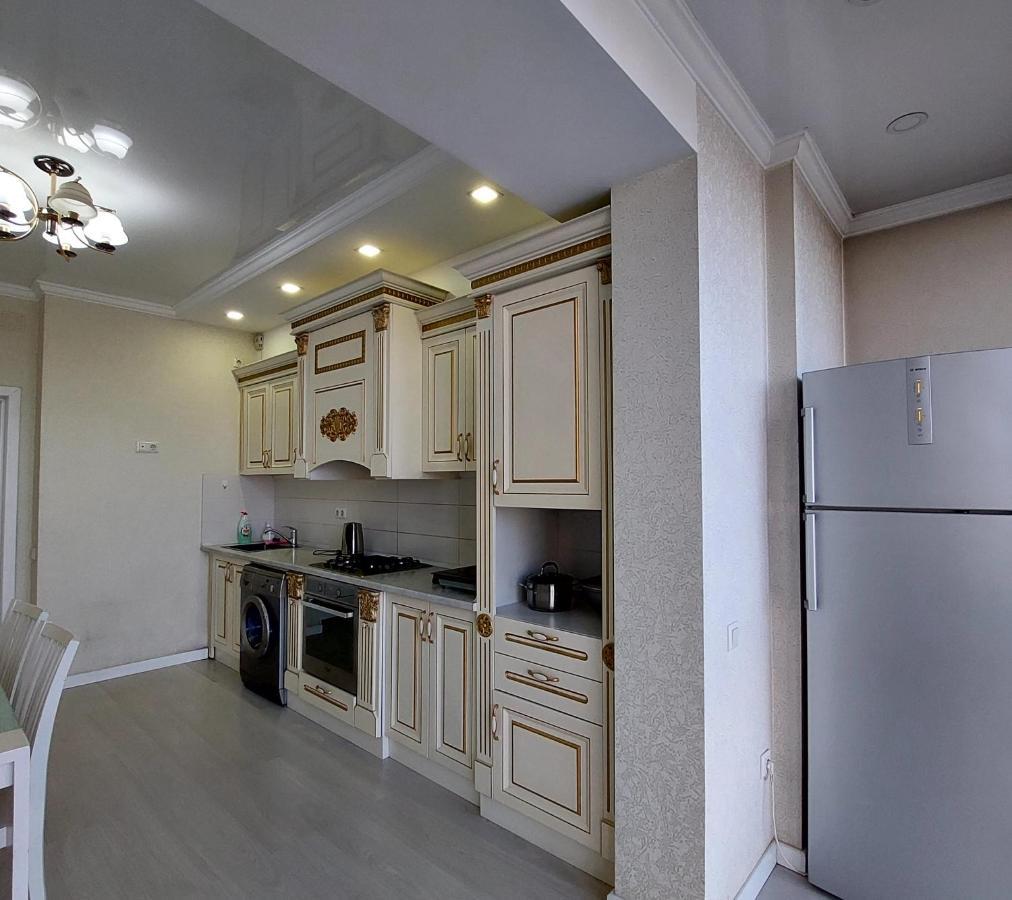 Elite Apartment In Street Mederova 50 Bishkek Esterno foto