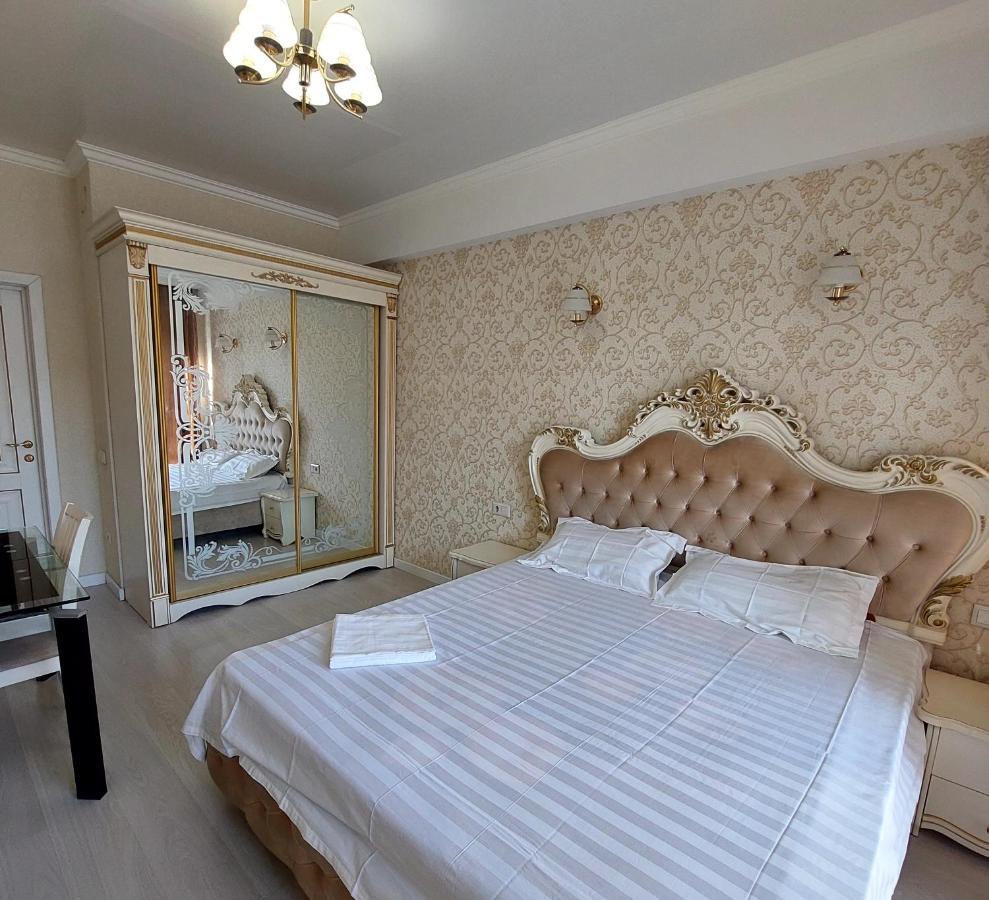 Elite Apartment In Street Mederova 50 Bishkek Esterno foto